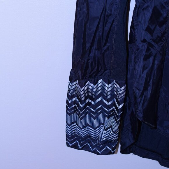 Women's Lululemon Black Pedal Power Lightweight Athletic Jacket - Size 2 - Picture 5 of 10